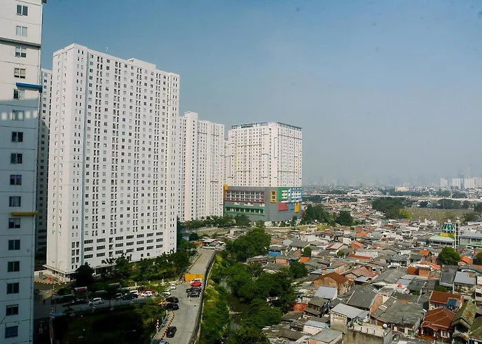 Cozy Living 2Br Apartment At Bassura City Near Mall By Travelio